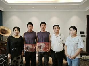 温情慰问暖人心，助力学子战高考 —— 第十工程公司深入职工家庭开展高考慰问